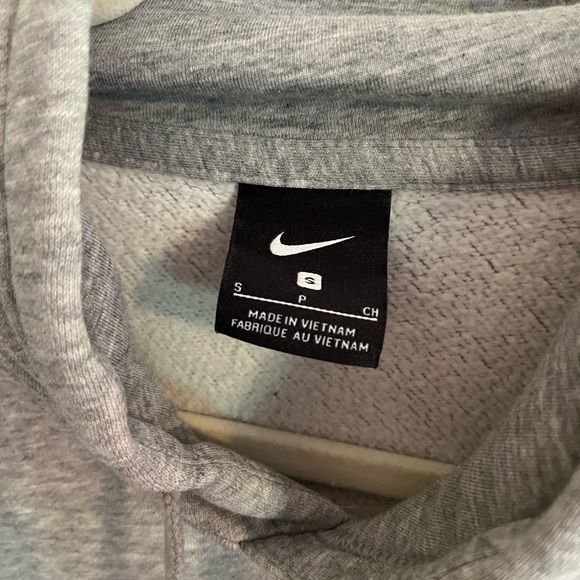 Women’s UNH Nike Hoodie - Picture 4 of 4